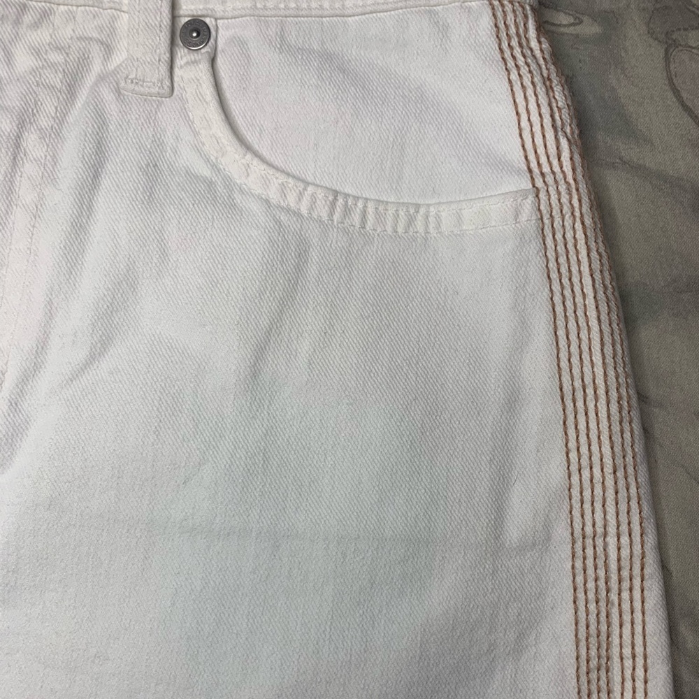 7 For All Mankind NWOT White Shorts - Picture 4 of 6